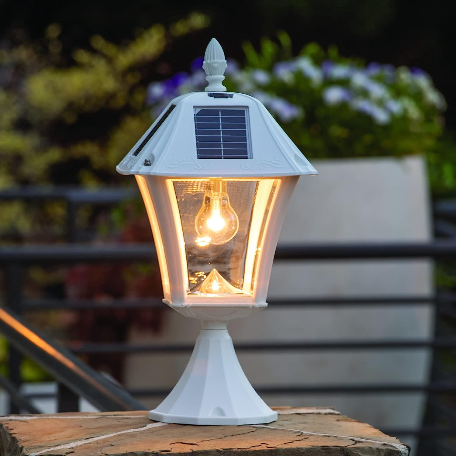 Baytown II Bulb Solar Light with GS Light Bulb- Wall/Pier/3" Fitter Mounts -White