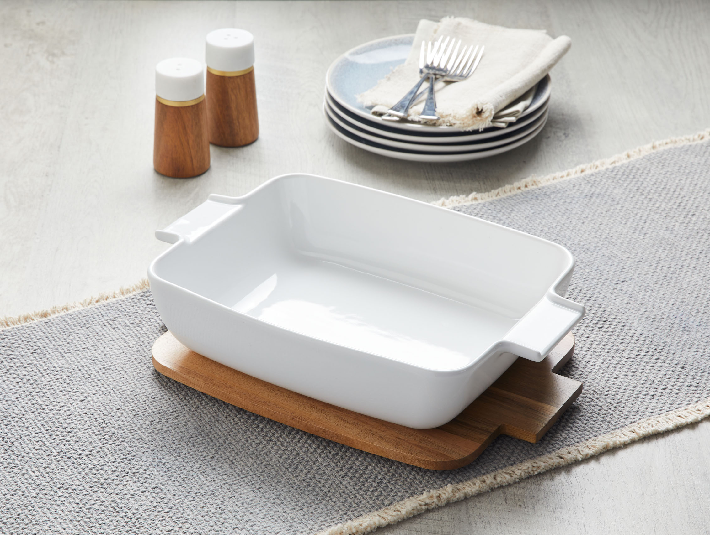 Better Homes & Gardens Rectangular Stoneware Baking Dish with Acacia Lid photo 2