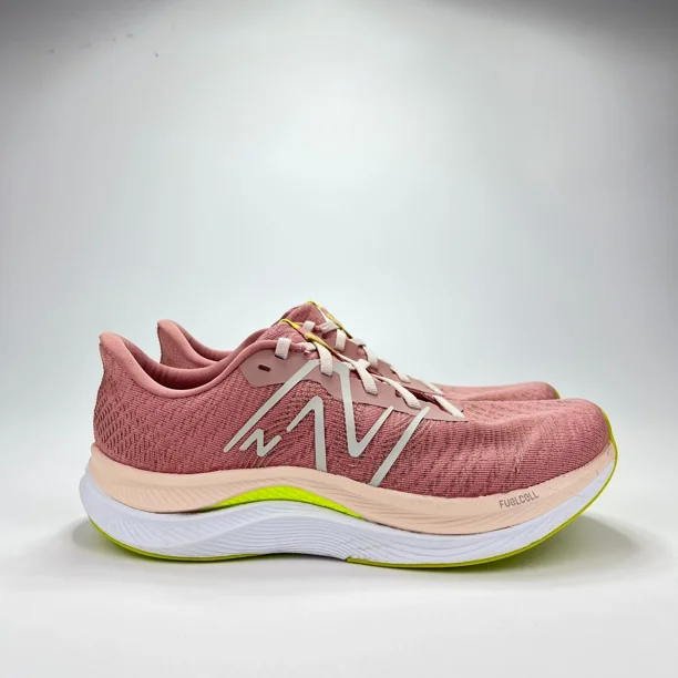 New Balance FuelCell Propel v4 Pink Moon Thirty Watt Comfort Shoes Men Size 8.5