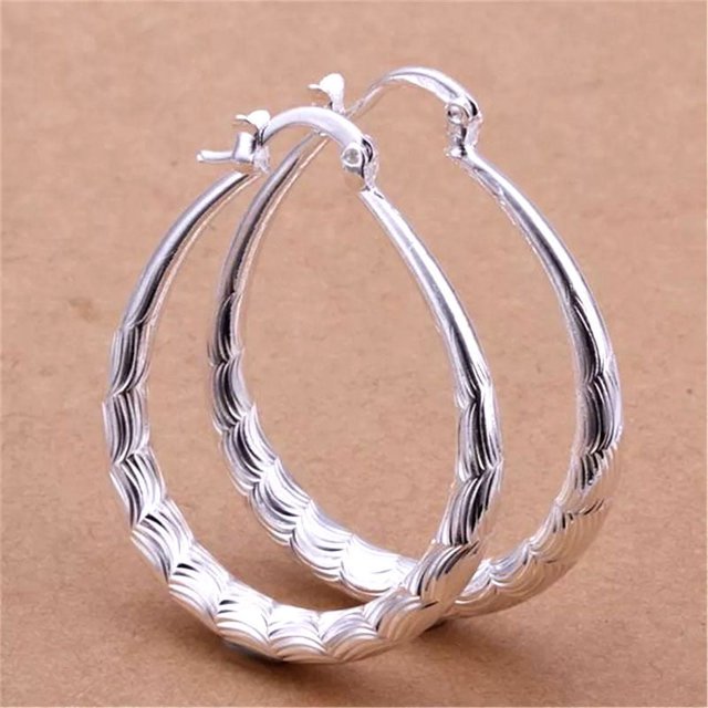 Pendientes de aro grandes chapados en plata, pendientes de personalidad de moda para mujer, joyería de moda, adecuados para una variedad de formas de rostro, estilo personal único