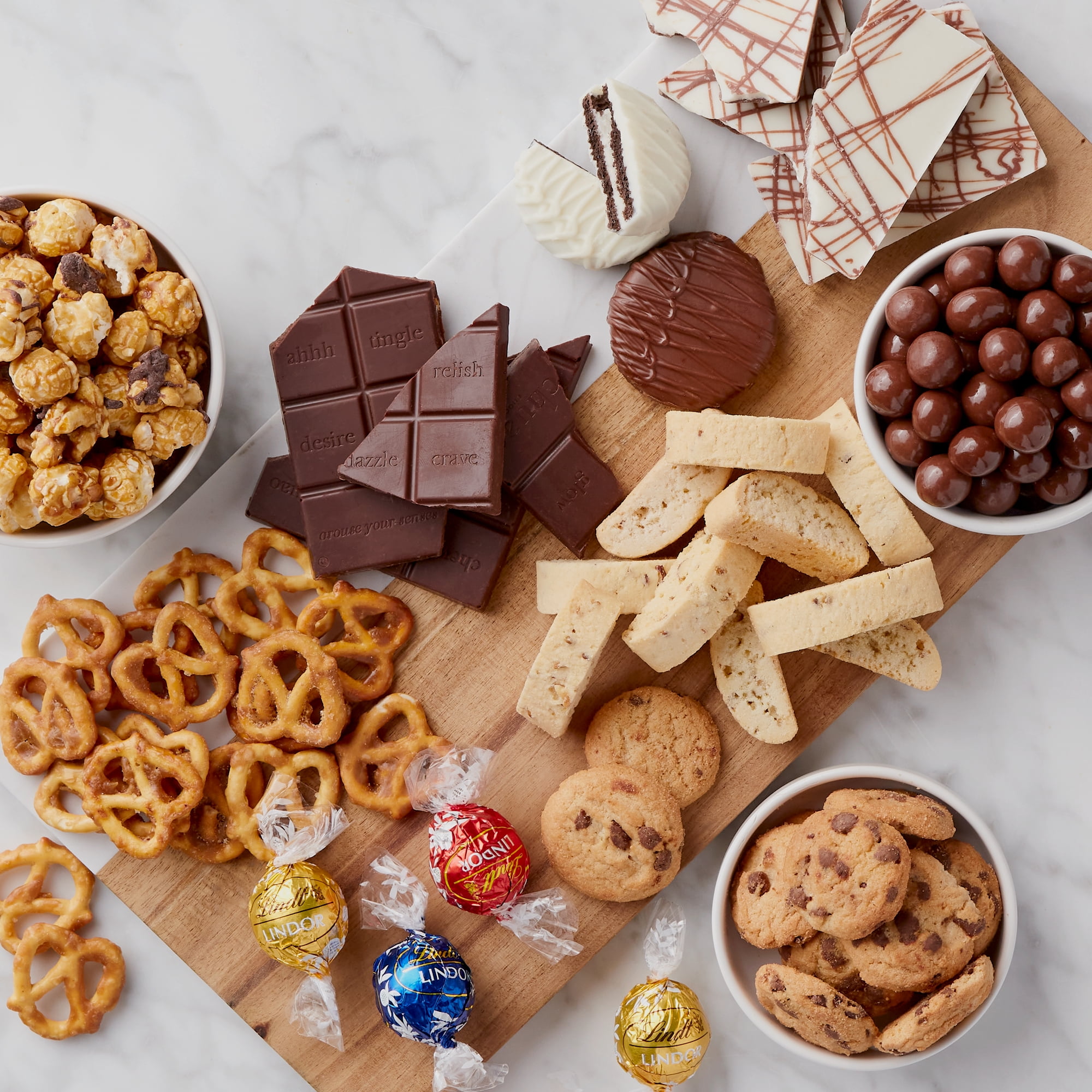 Hickory Farms VIP Elegance Gift Basket, 11 pieces | Cookies, Truffles, Nuts, Chocolate