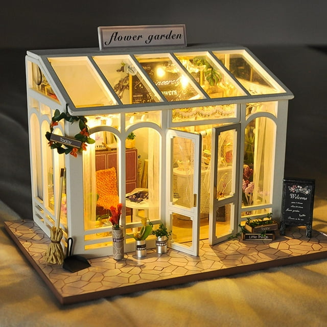Miniatura CUTICAT Casa de Muñecas Artesanal con Luces