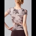 thumbnail image 4 of Blusas Ajustadas de Corta con Frunces y Estampado Floral de Cuello Asimétrico para Mujer Color Castaño L, 4 of 8