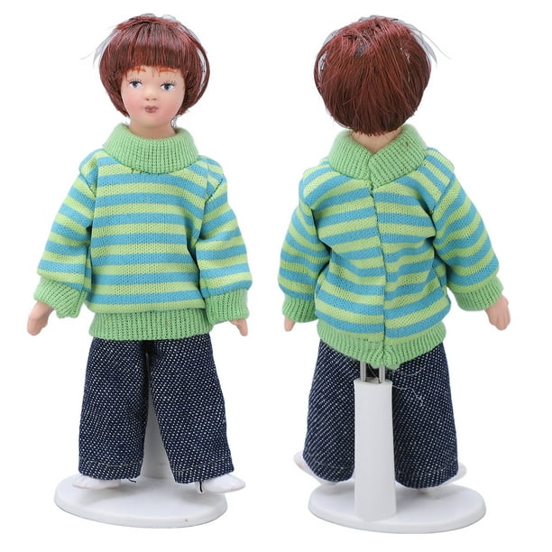 Figura De Niño En Miniatura Escala 1:12 – Cerámica Con Extremidades Flexibles, Suéter Verde Y Cabello Castaño Para Casa De Muñecas