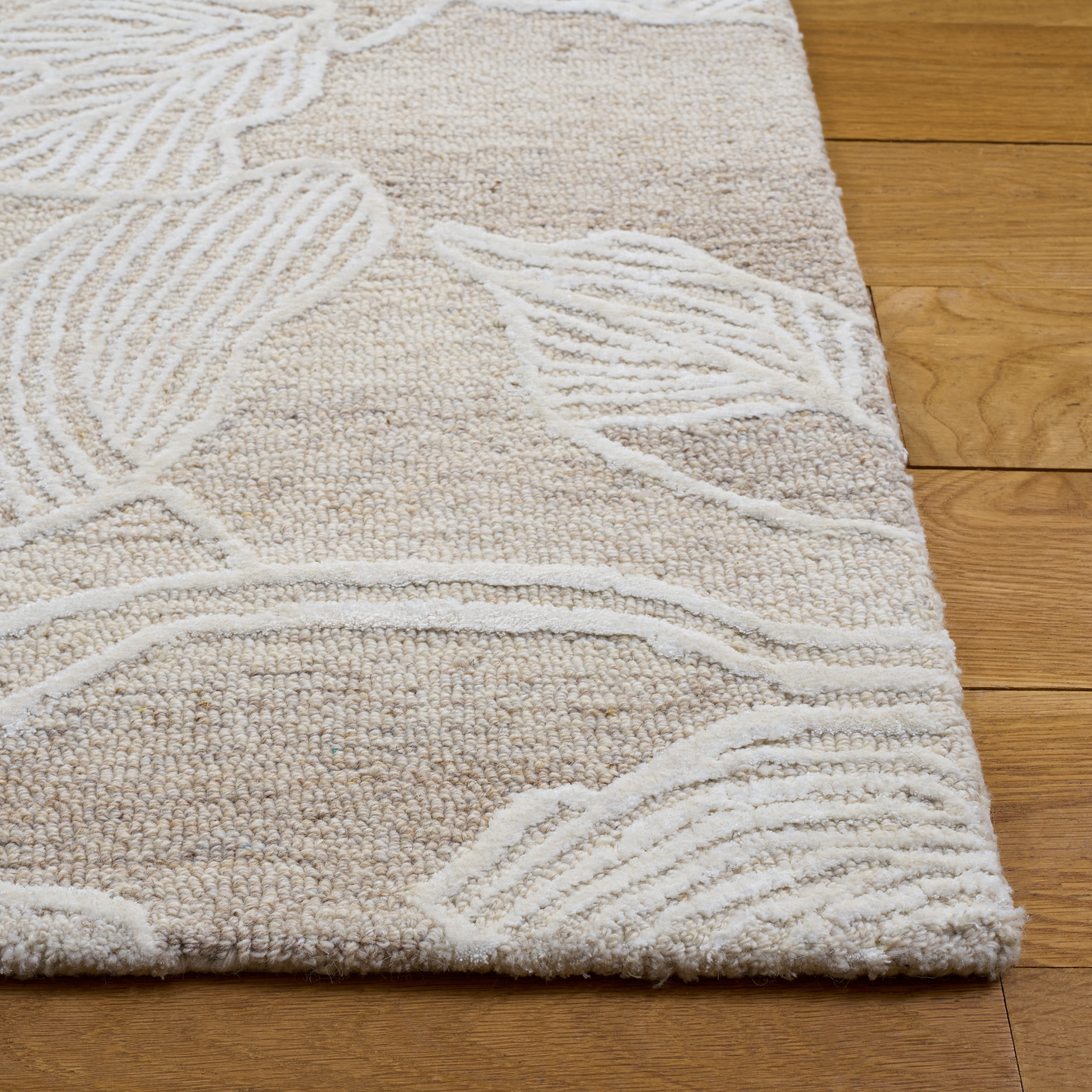 Safavieh Glamour Dennis Floral Area Rug, Beige/Ivory, 4' x 6'