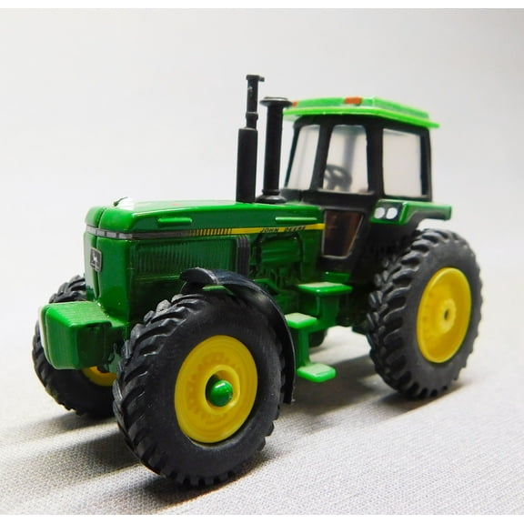 LIONEL REPLACEMENT JOHN DEERE TRACTOR FOR FLAT CAR 2028380 OR SCENERY