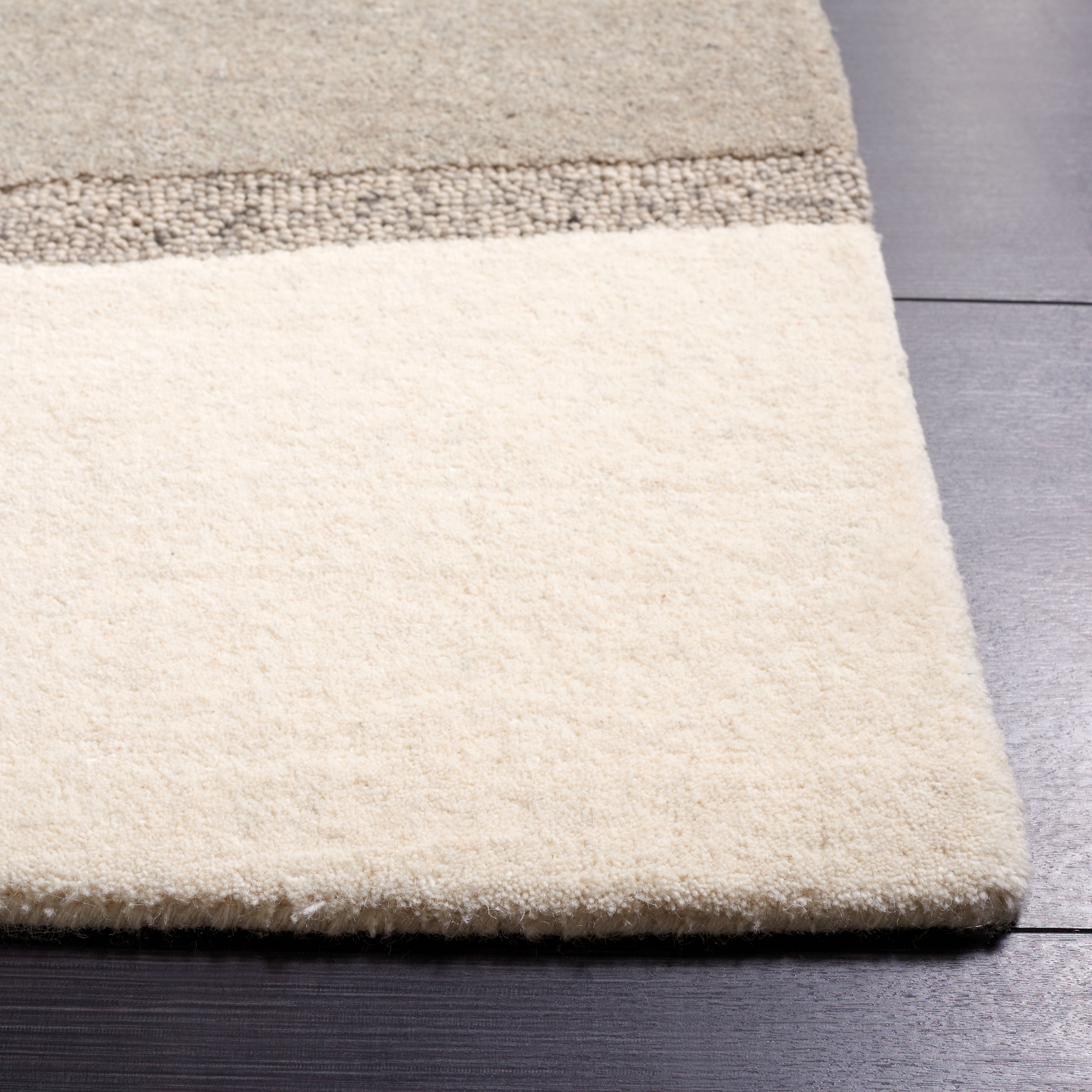 Safavieh Fifth Avenue Wayne Geometric Area Rug, Ivory/Gray, 4' x 6'