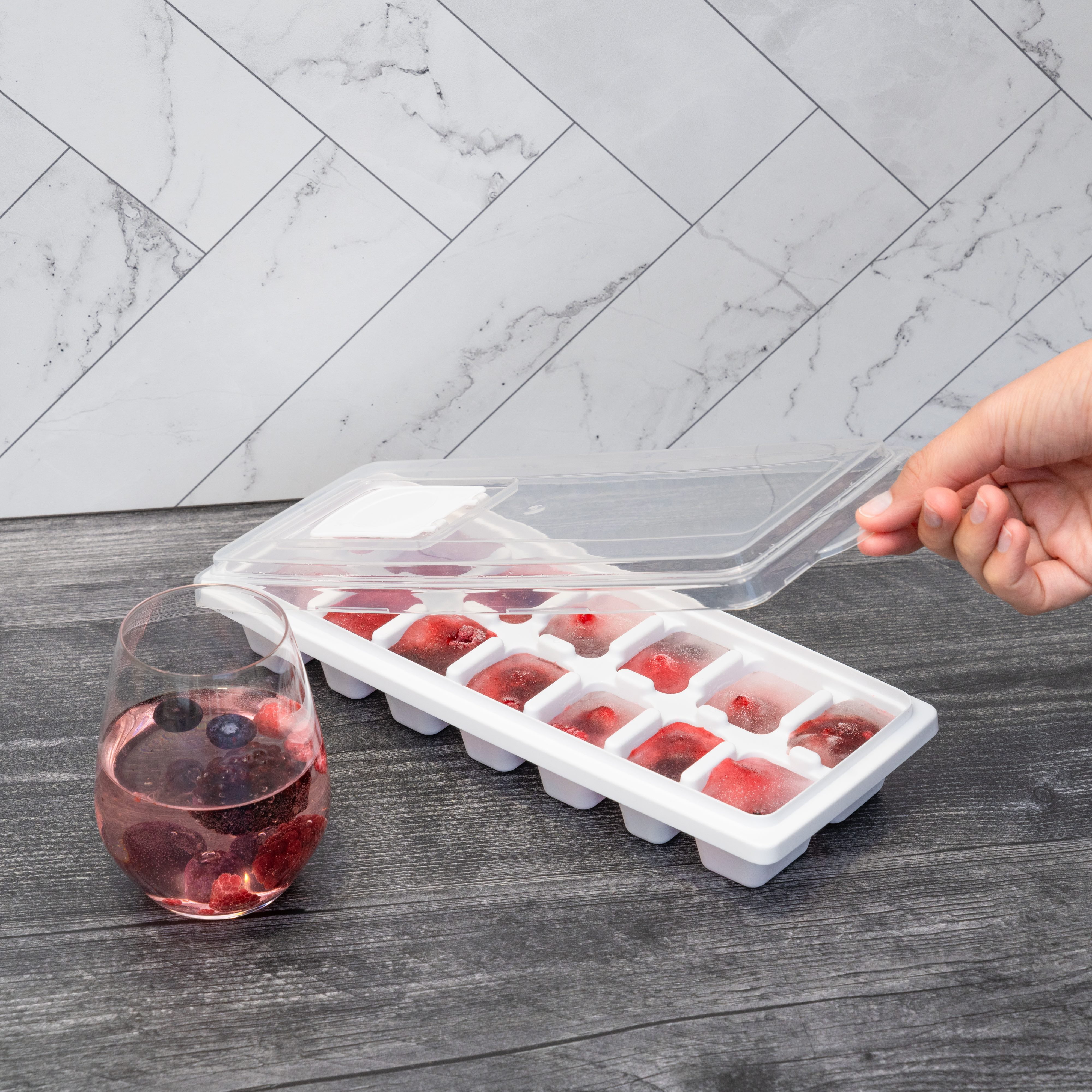 Mainstays Ice Cube Tray with 14 Molds and Removable Lid