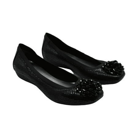 

Step into Style and Comfort with Karen Scott Anjelicaa Flats(size 7.5)