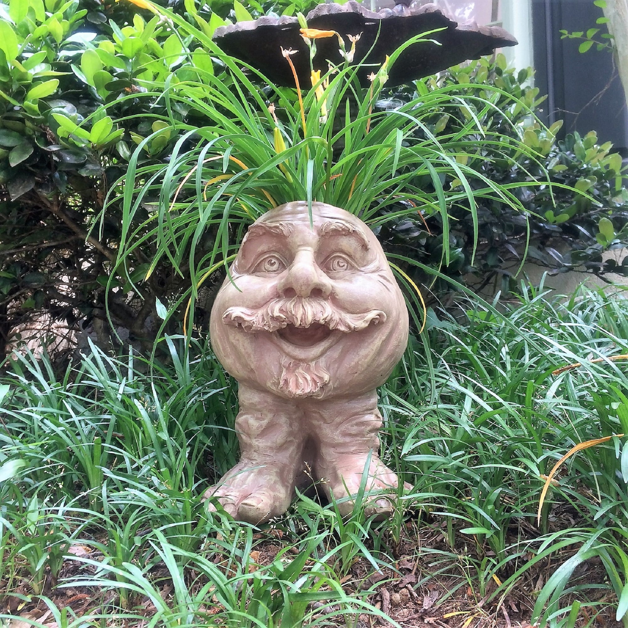 Homestyles Stone Wash Uncle Nate & Aunt Minnie the Muggly Face Statue Planter