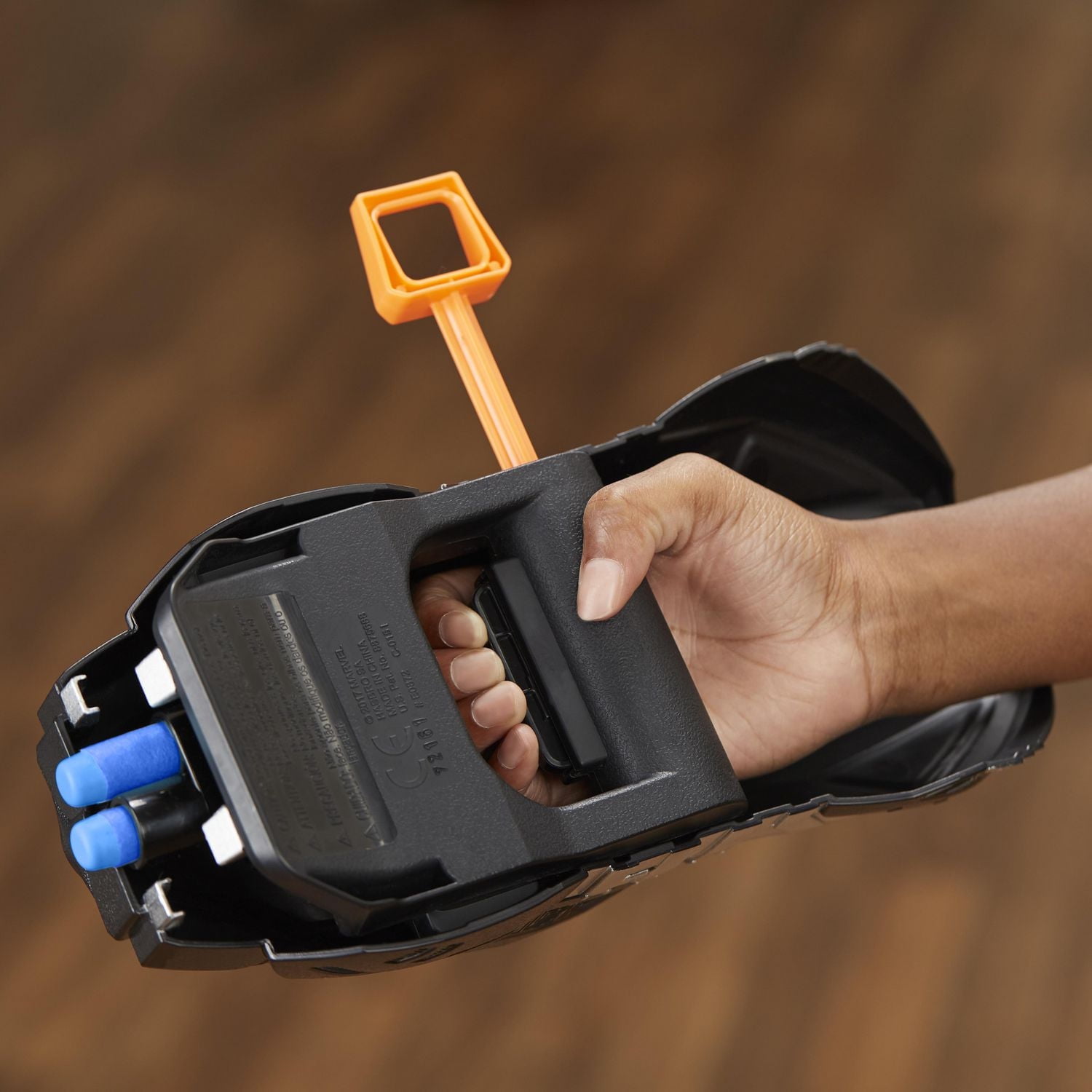 Marvel Black Panther Vibranium Strike Nerf Gauntlet with 3 Nerf Darts, Role Play Super Hero Toy