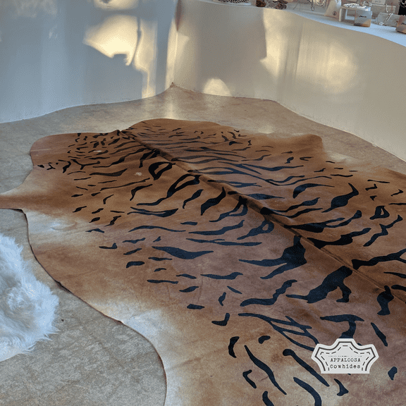 Light Tiger Print Cowhide Rug, 6x7 ft, Genuine Leather, Natural Cowhide for Modern & Rustic Decor