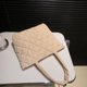 thumbnail image 4 of Bolsa de hombro acolchado simple para mujer Bolsa de mano de moda acolchado de algodón (Caqui) Ndcxsfigh Para Estrenar, 4 of 9