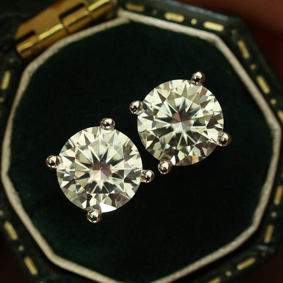 Shineofdiamond Moissanite Four-Prong Stud Earrings in S925 sterling silver