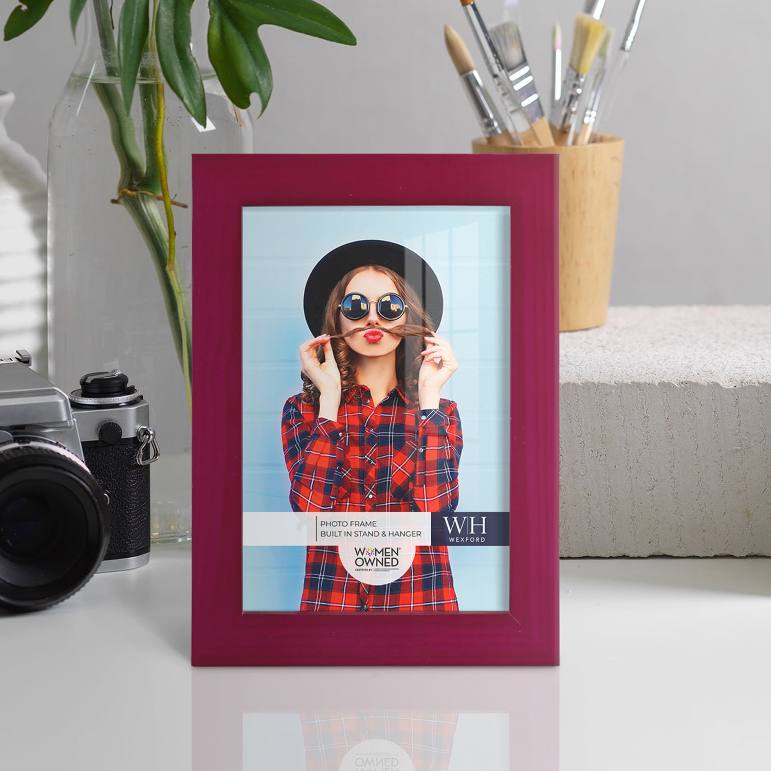 Woodgrain 5 in. x 7 in. Cherry Red Picture Frame (Set of 2)