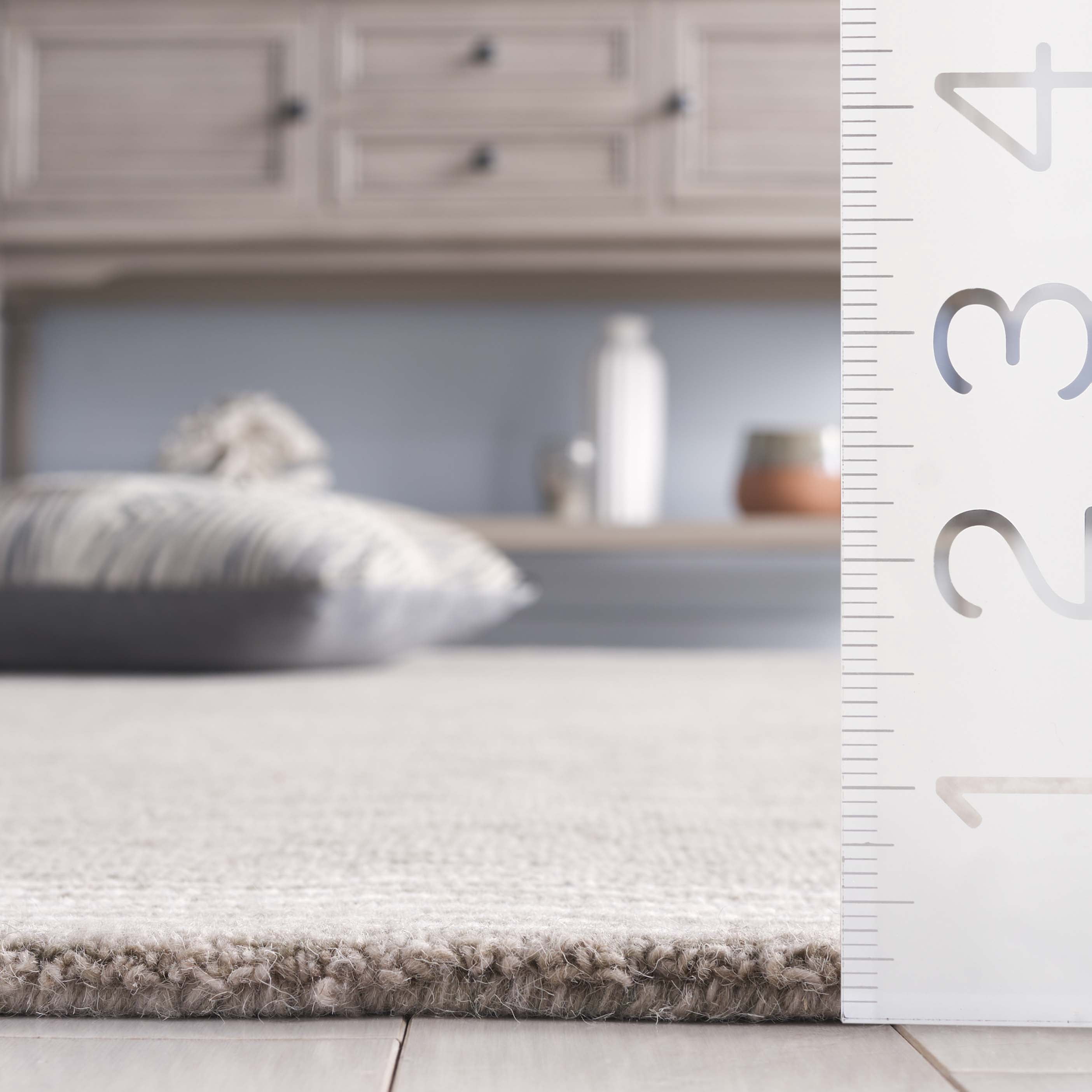 SAFAVIEH Abstract Payton Geometric Area Rug, Beige/Ivory, 4' x 6'