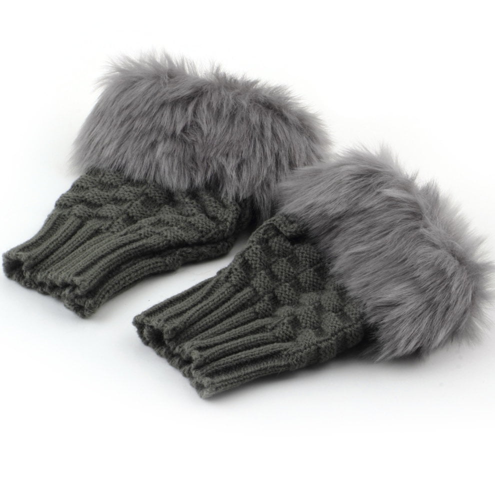 fingerless gloves with fur trim