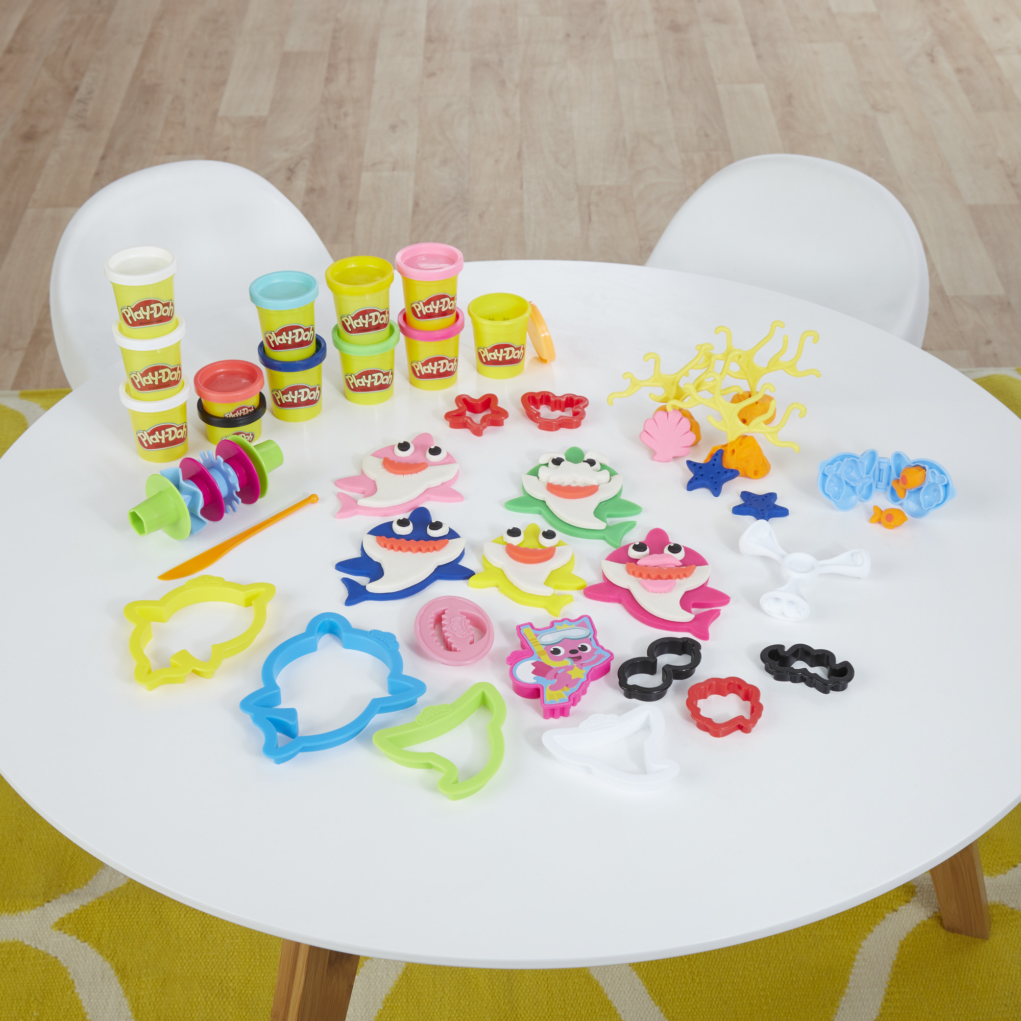 Play-Doh Pinkfong Baby Shark Set with 12 Non-Toxic Cans (22 oz) - image 7 of 8