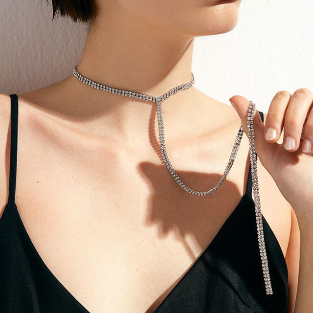 Collar de diamantes de estilo coreano con cadena de clavícula de mariposa de alta calidad con personalidad y accesorios de estilo frío