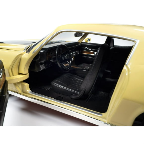 1972 Chevrolet Camaro RS Z28 Cream Yellow with Black Stripes "American Muscle" Series 1/18 Diecast Model Car by Auto World