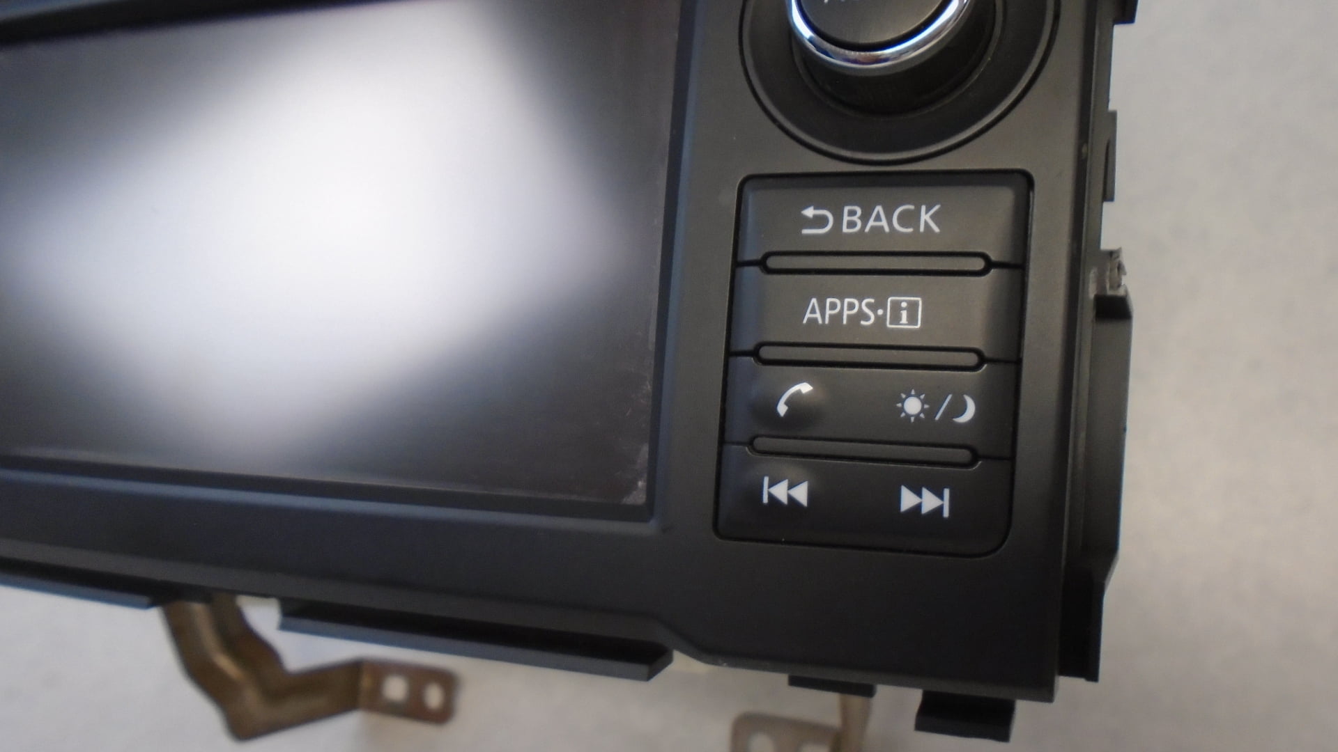 Pre-Owned 2017 Nissan Titan Navigation Radio Receiver Display CD Player 7515750087 OEM LKQ - Verify Specific Vehicle Fitment In Description - (Good)