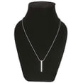thumbnail image 3 of Collar con barra vertical de acero inoxidable plateado, regalo para hombre y mujer., 3 of 3
