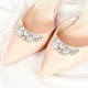 thumbnail image 2 of Accesorios para zapatos Unique Bargains de 2 piezas con clip desmontable en colores mixtos, tono dorado y blanco, 2 of 6