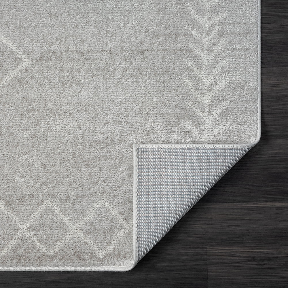 LR Home and Evette Rios Carmen 5' x 7' Gray/White Diamond Stain Resistant Indoor Area Rug