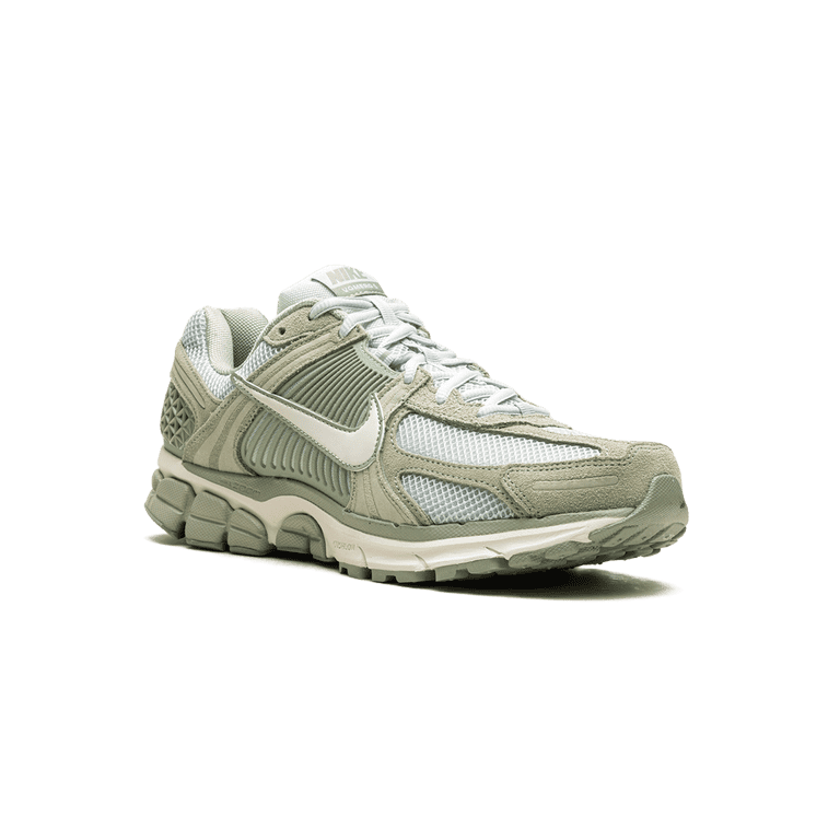 NIKE MENS Zoom Vomero 5 