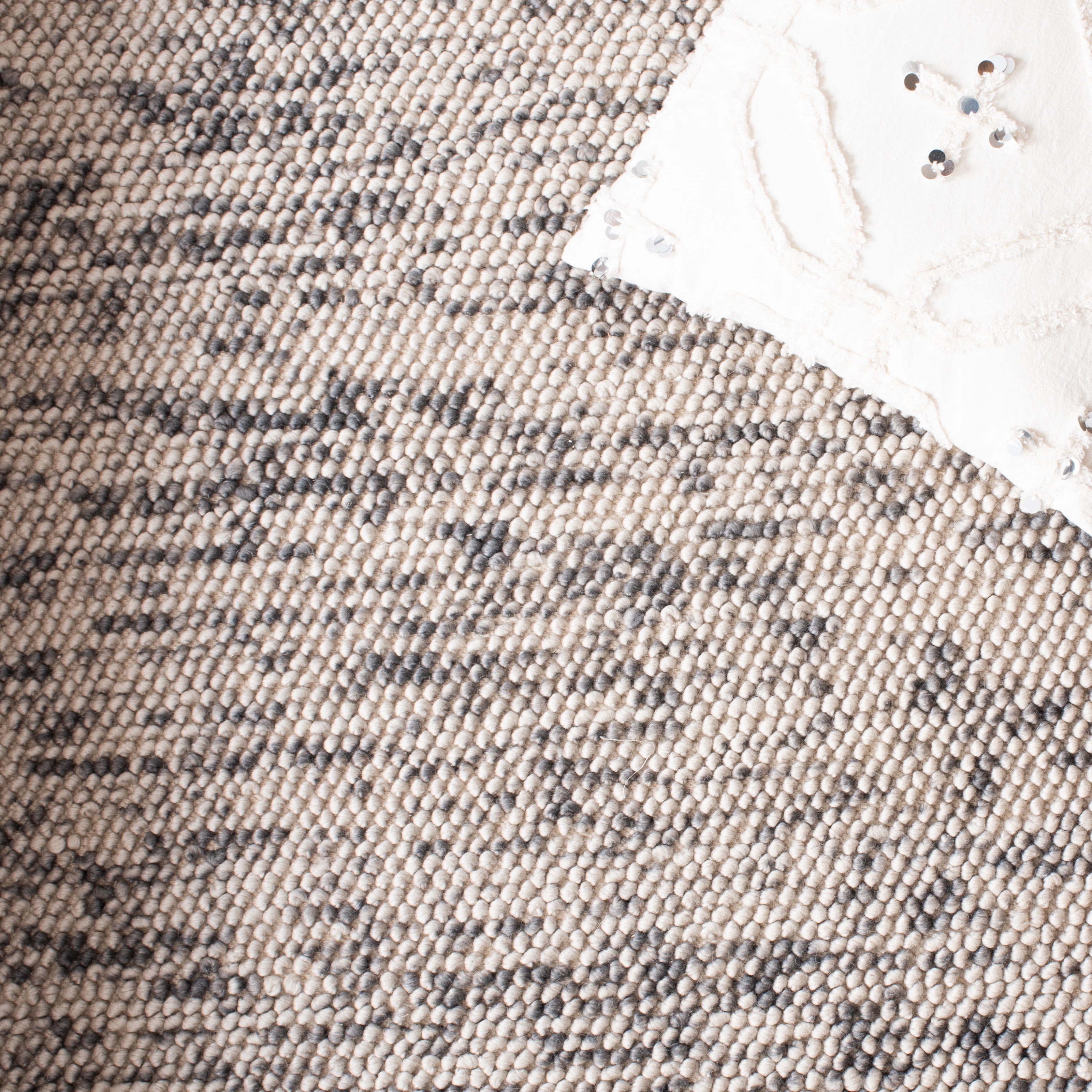 SAFAVIEH Natura Jack Distressed Runner Rug, Grey/Beige, 2'3" x 9'