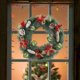 thumbnail image 4 of Adornos navideños, corona de flores para puerta de entrada, aldaba navideña para interior y exterior, con lazo de piñas y frutos rojos, de plástico., 4 of 6