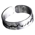 thumbnail image 4 of GOOHOCHY Anillo de dedo noctilucente Grieta elegante anillo creativo Moda de plata antigua Adornos de dedo anillo ajustable de apertura (azul-verde), 4 of 8