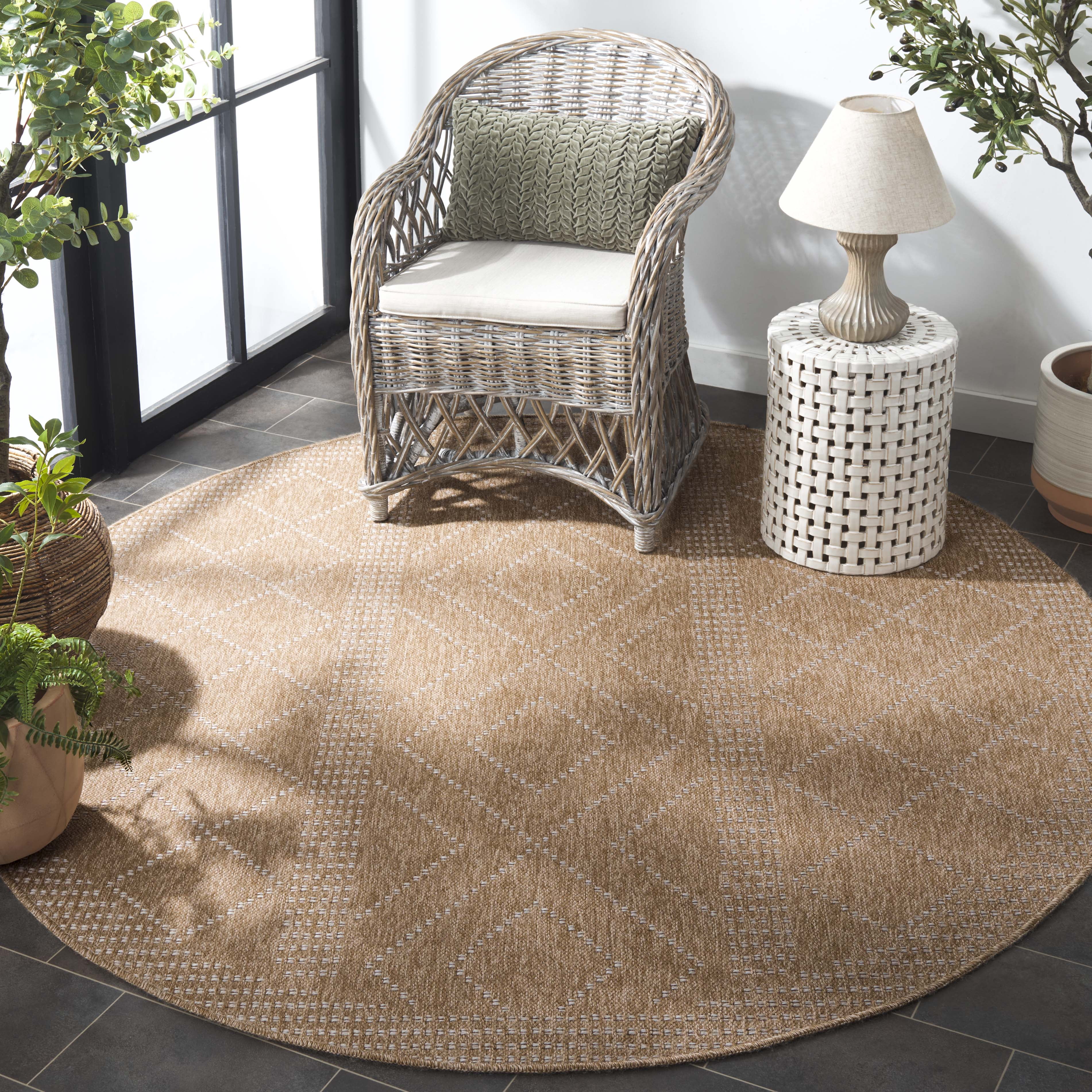 SAFAVIEH Retreat Joisse Geometric Indoor/Outdoor Area Rug, Natural/Ivory, 6'7" x 6'7" Round