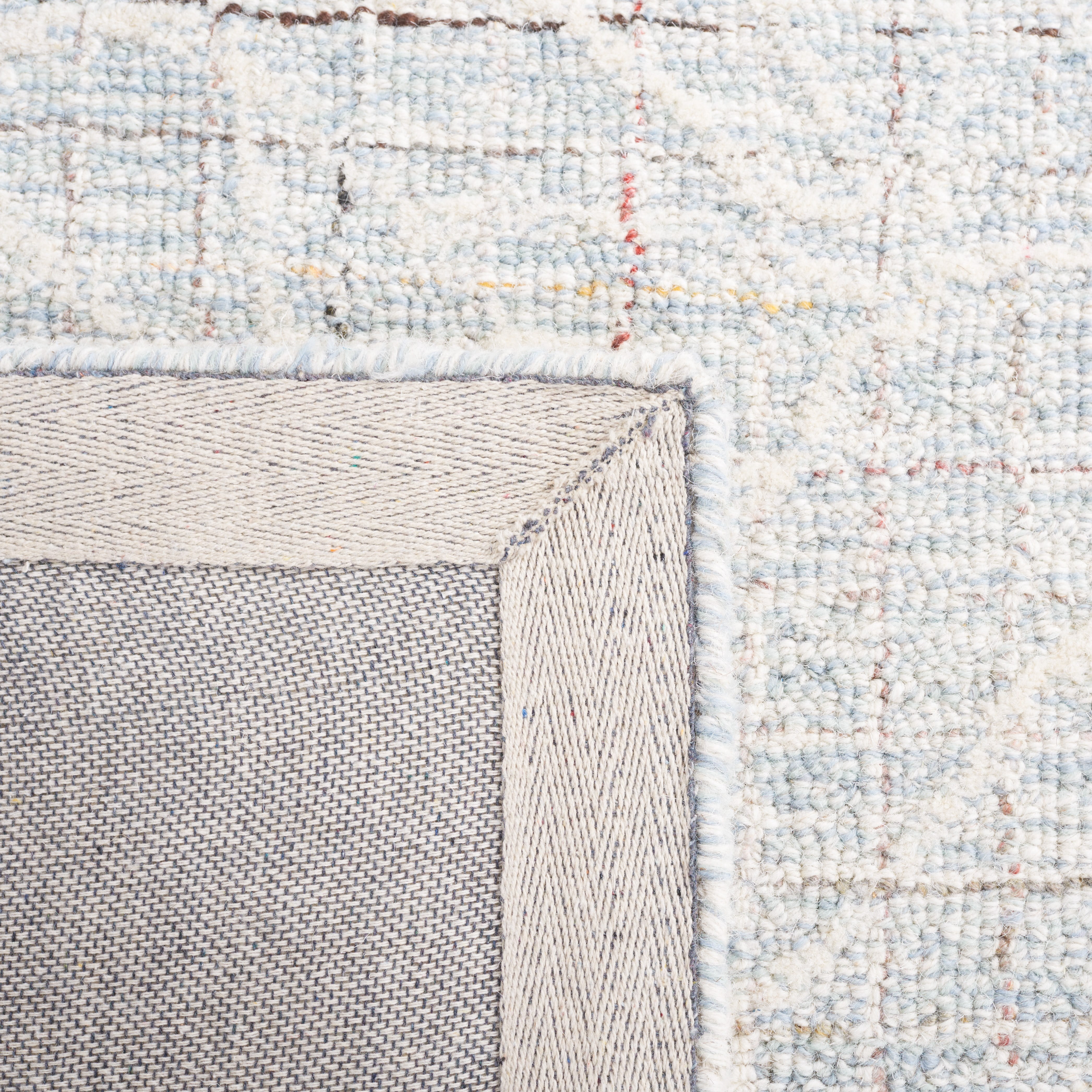 SAFAVIEH Metro Wade Floral Area Rug, Blue/Ivory, 6' x 6' Square