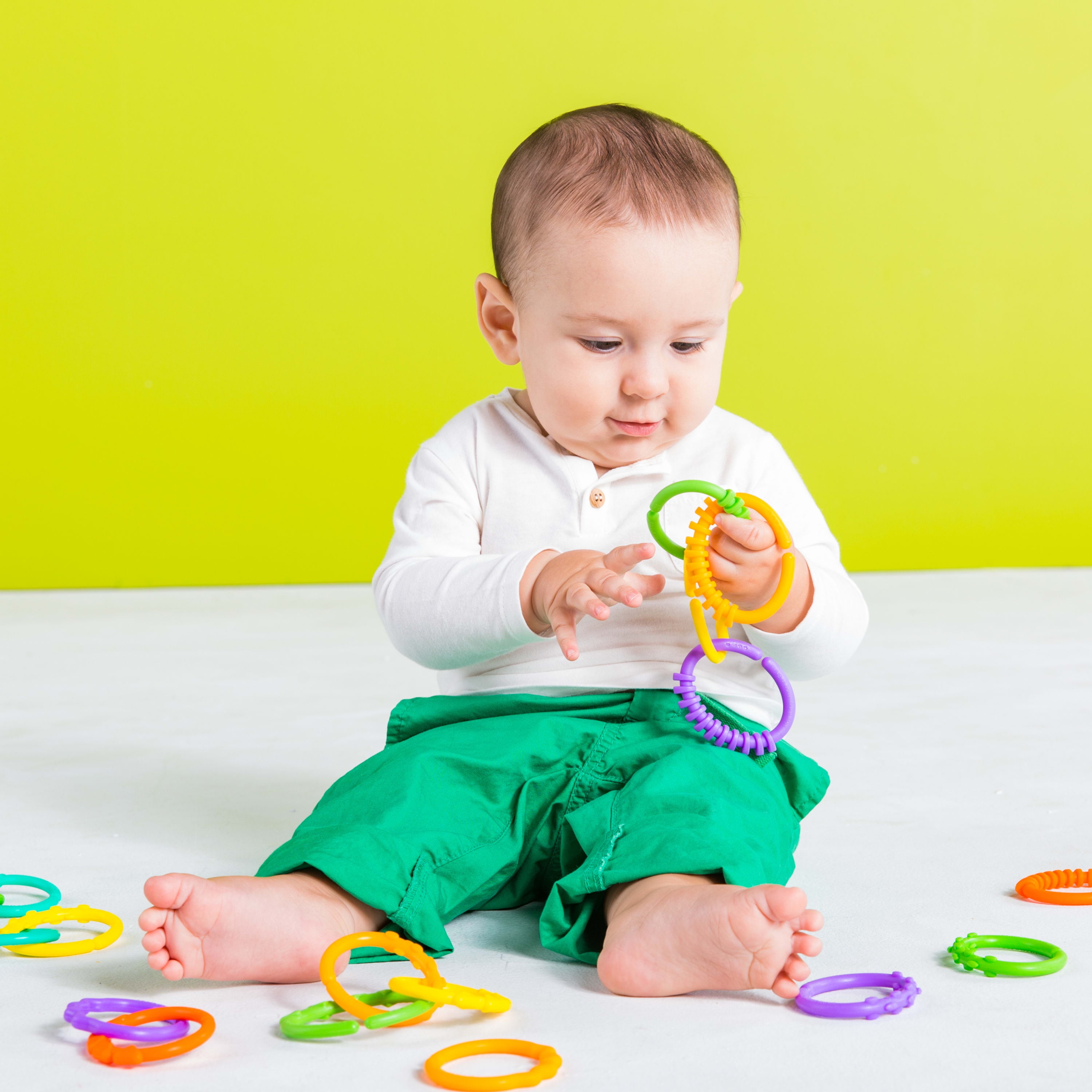Bright Starts Lots of Links Take-Along Toys, Ages Newborn +