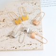 thumbnail image 4 of Pendientes con candado personalizados sencillos, pendientes de acero titanio estilo callejero, dorados, 4 of 4