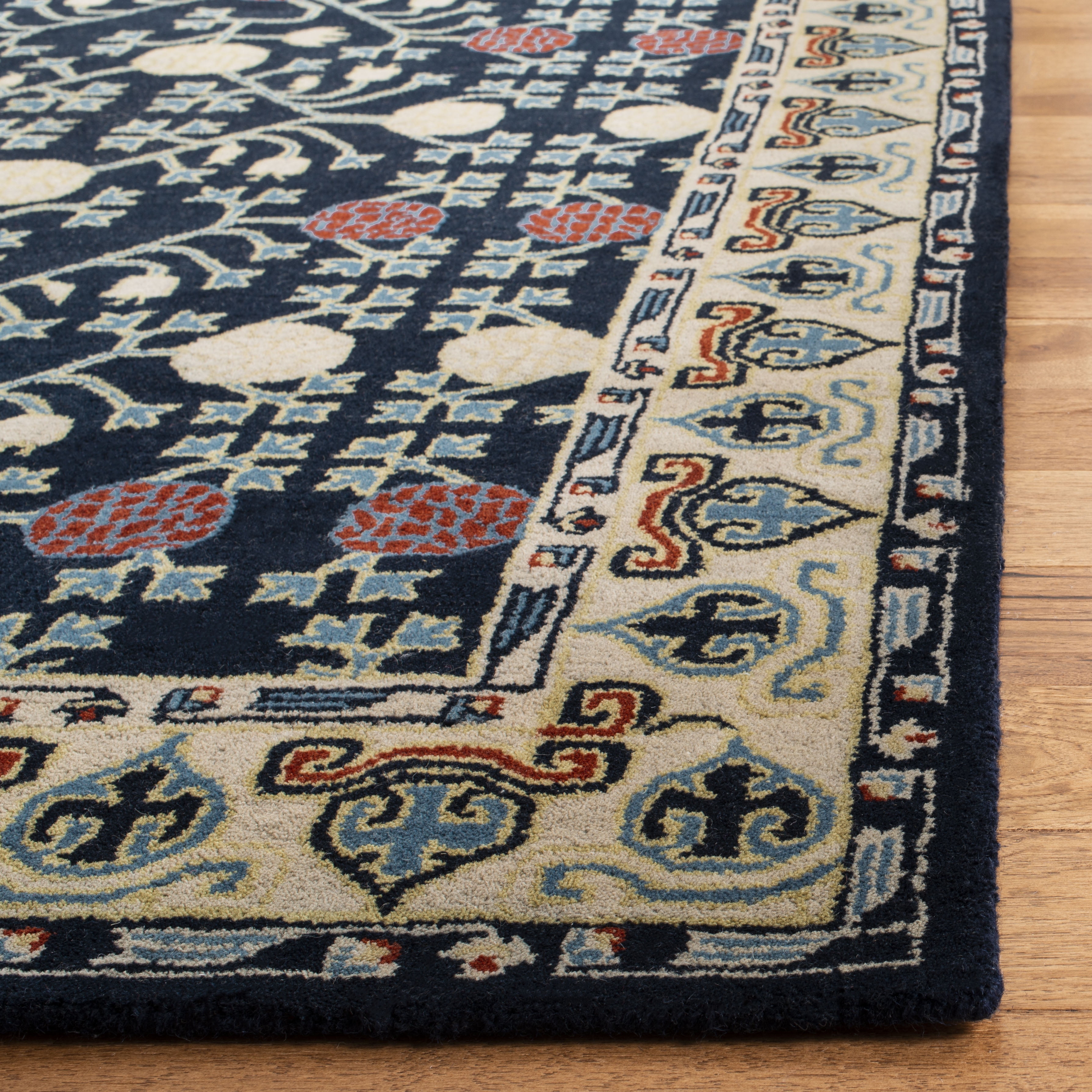 Safavieh Heritage Karina Floral Wool Area Rug, Navy/Ivory, 4' x 6'
