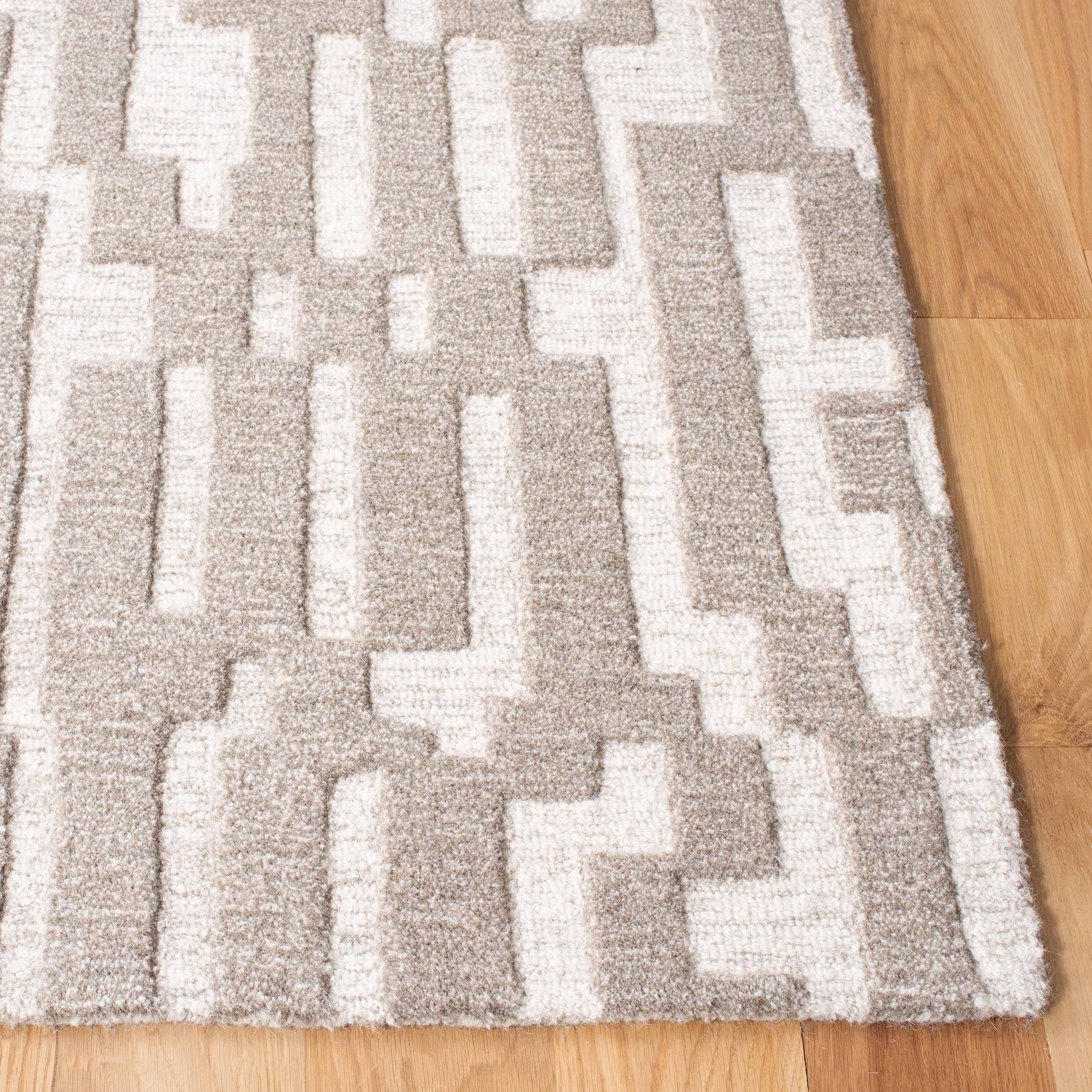 SAFAVIEH Cambridge Macy Geometric Wool Runner Rug, Beige/Gray, 2'3" x 8'