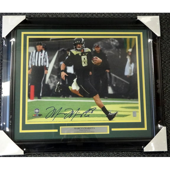 Marcus Mariota Autographed Framed 16x20 Photo Oregon Ducks MM Holo 89816