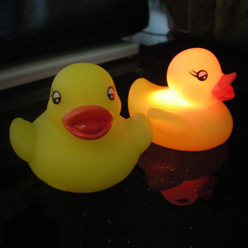 3 X Yellow Squeaky Ducks Flashing Rubber LED Coloured Light Up Bath Toys For Kid 
