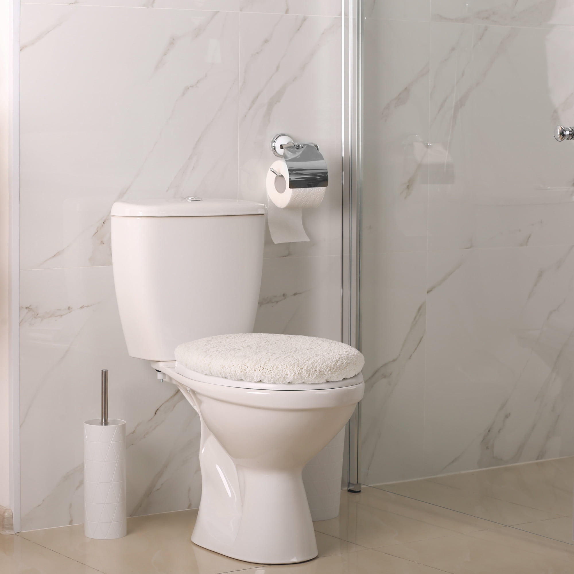 TOWN & COUNTRY EVERYDAY Ultra Plush Solid Tufted Toilet Lid Cover, Soft and Absorbent, Non-Slip Cover, Machine Washable, White, 18"x19"