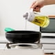 thumbnail image 5 of Botella dispensadora de aceite para cocina, material seguro, saludable y duradero, boquilla antigoteo, 21 oz/630 ml, grado alimenticio, libre de BPA, polipropileno y vidrio sin plomo, tapas, 5 of 8