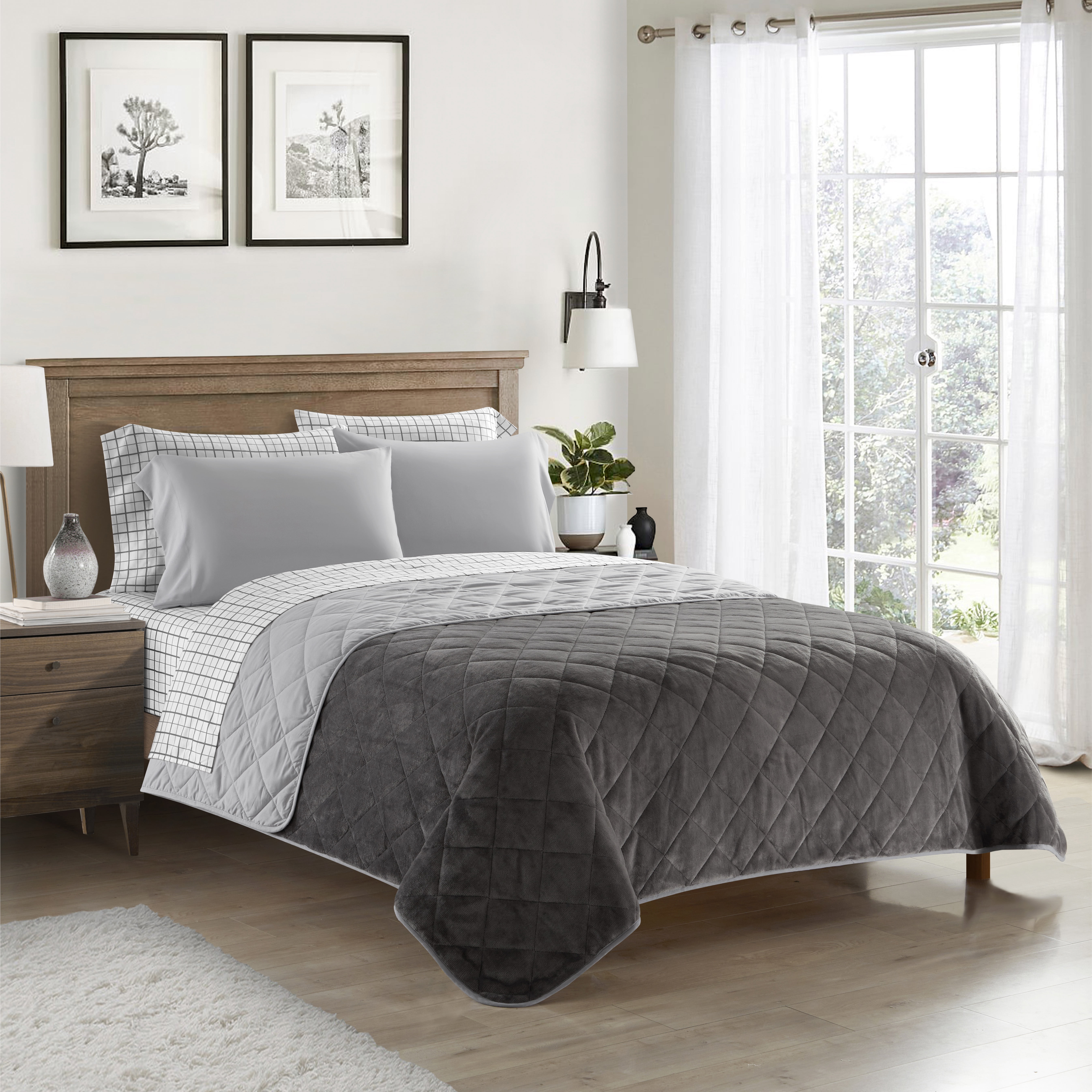 Dearfoams Grey Velvet Plush 7 Piece Quilt Bedding Set with Polyester Sheets, Full