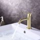 thumbnail image 4 of Grifo de baño de un solo orificio de oro cepillado, grifo de lavabo de una sola palanca de latón con manguera de entrada, grifo de lavabo de oro JAMW Sencillez, 4 of 5