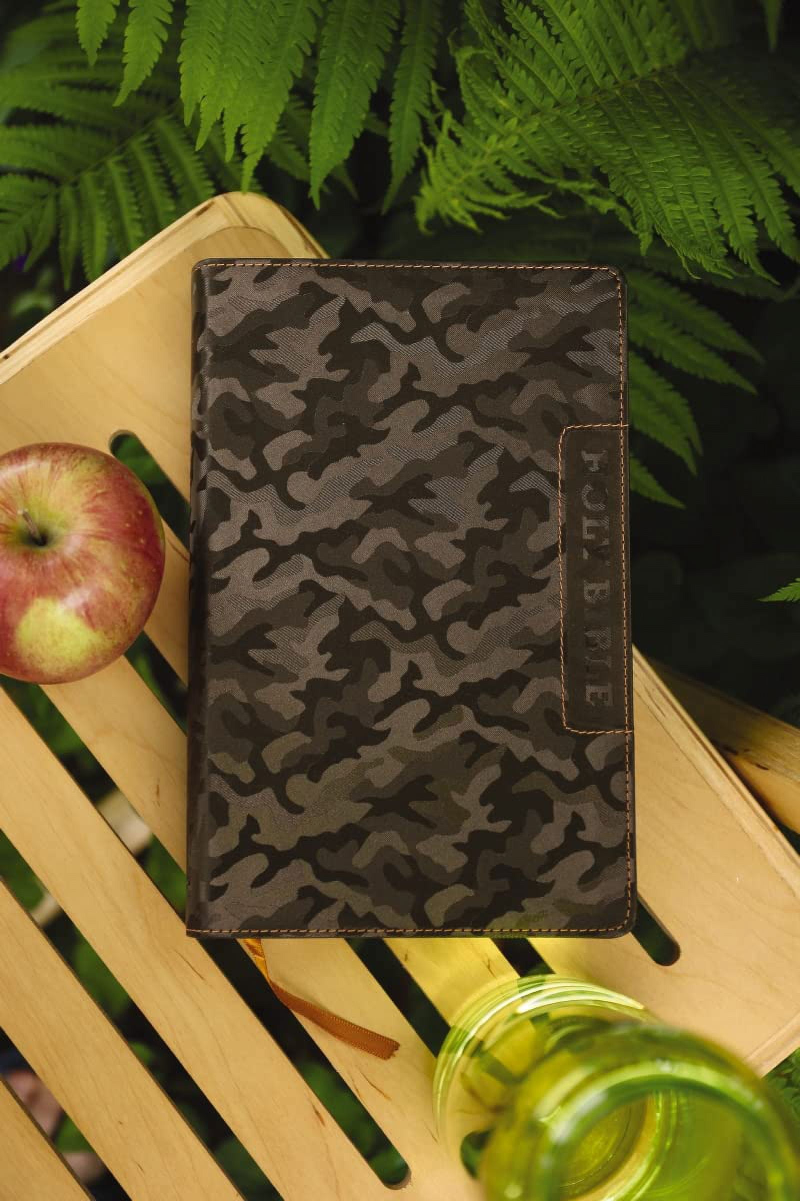 Niv, Boys' Bible, Leathersoft, Brown Camo, Thumb Indexed Tabs, Comfort Print, (Hardcover)