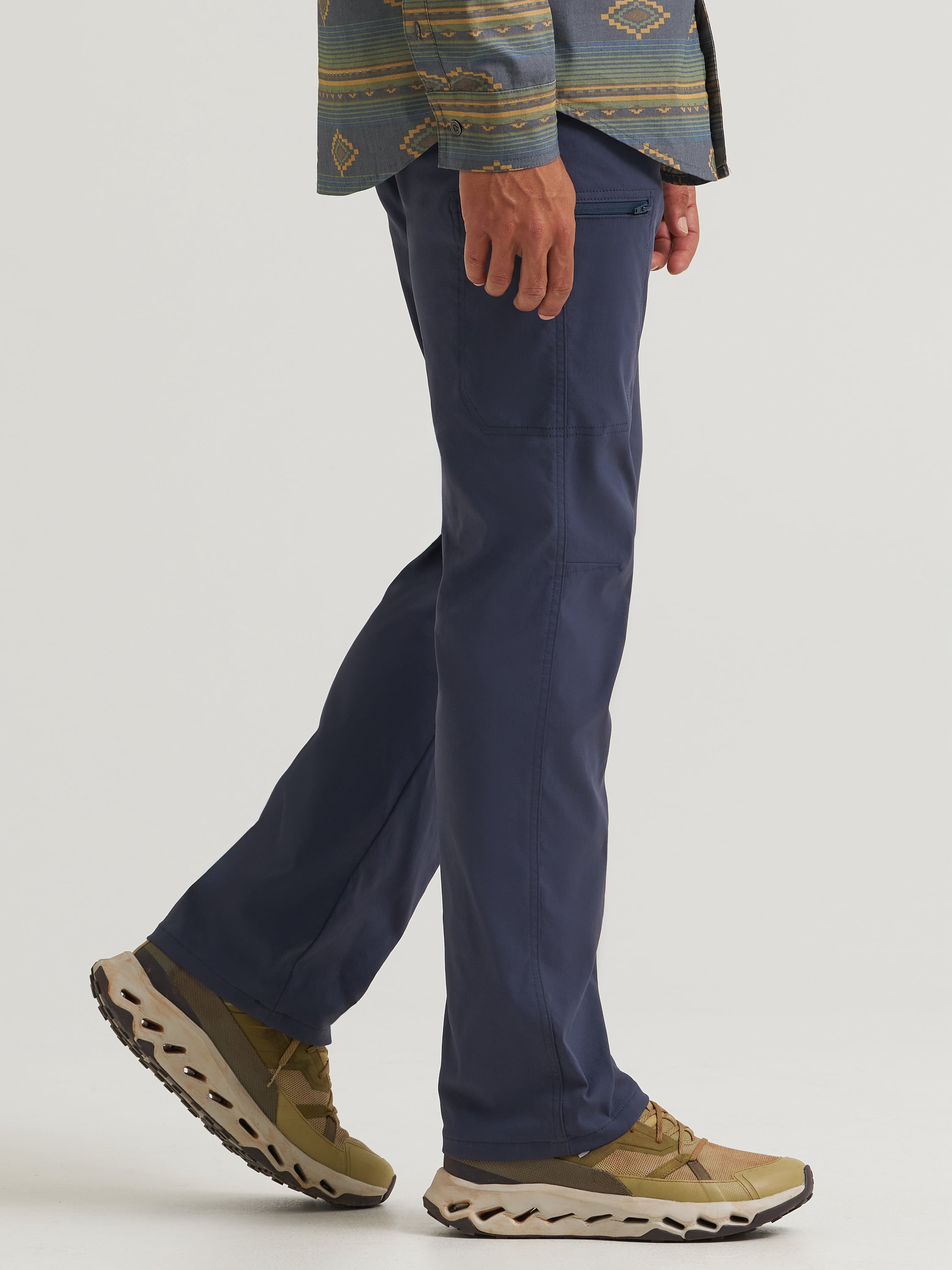 Wrangler ® Men’s Outdoor All Terrain Cargo Pant with UPF 50+ Protection 34x34 - 50x30