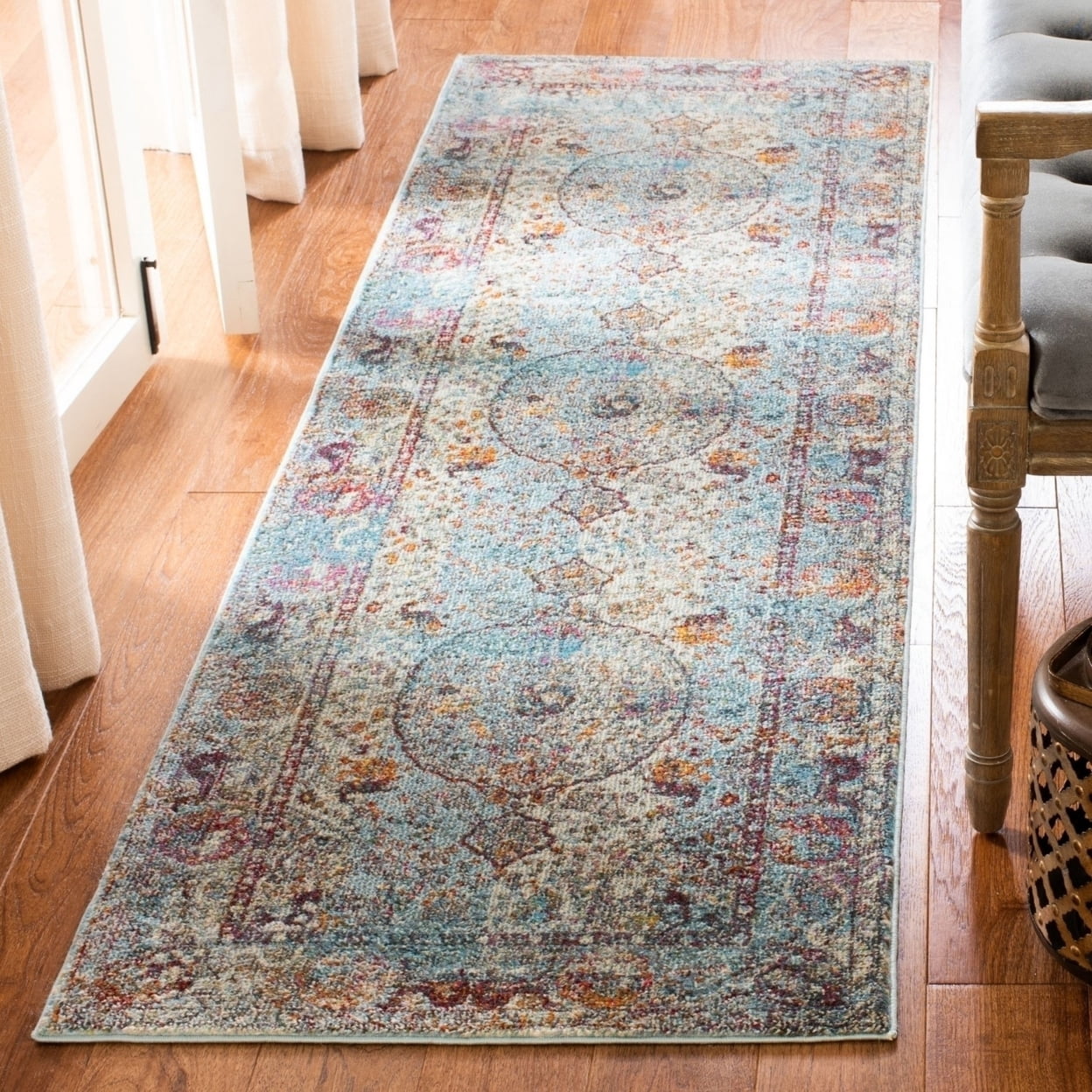 SAFAVIEH Luxor Jenny Floral Bordered Area Rug, Turquoise/Aqua, 5'3" x 7'7"
