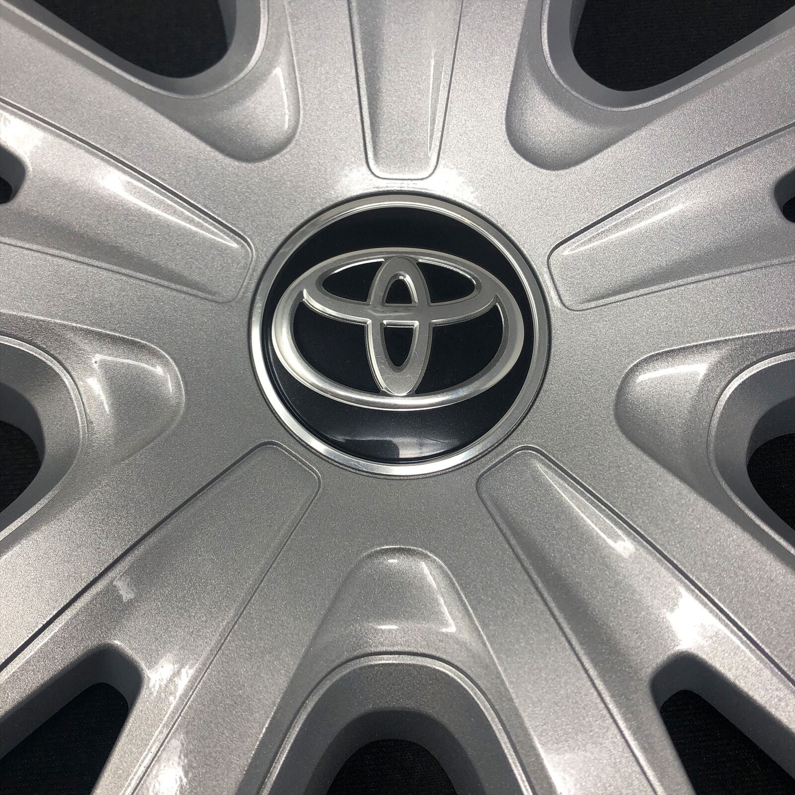 Hubcap for Toyota Prius 2019-2022 - Genuine OEM Factory 15-inch Wheel Cover 61188a