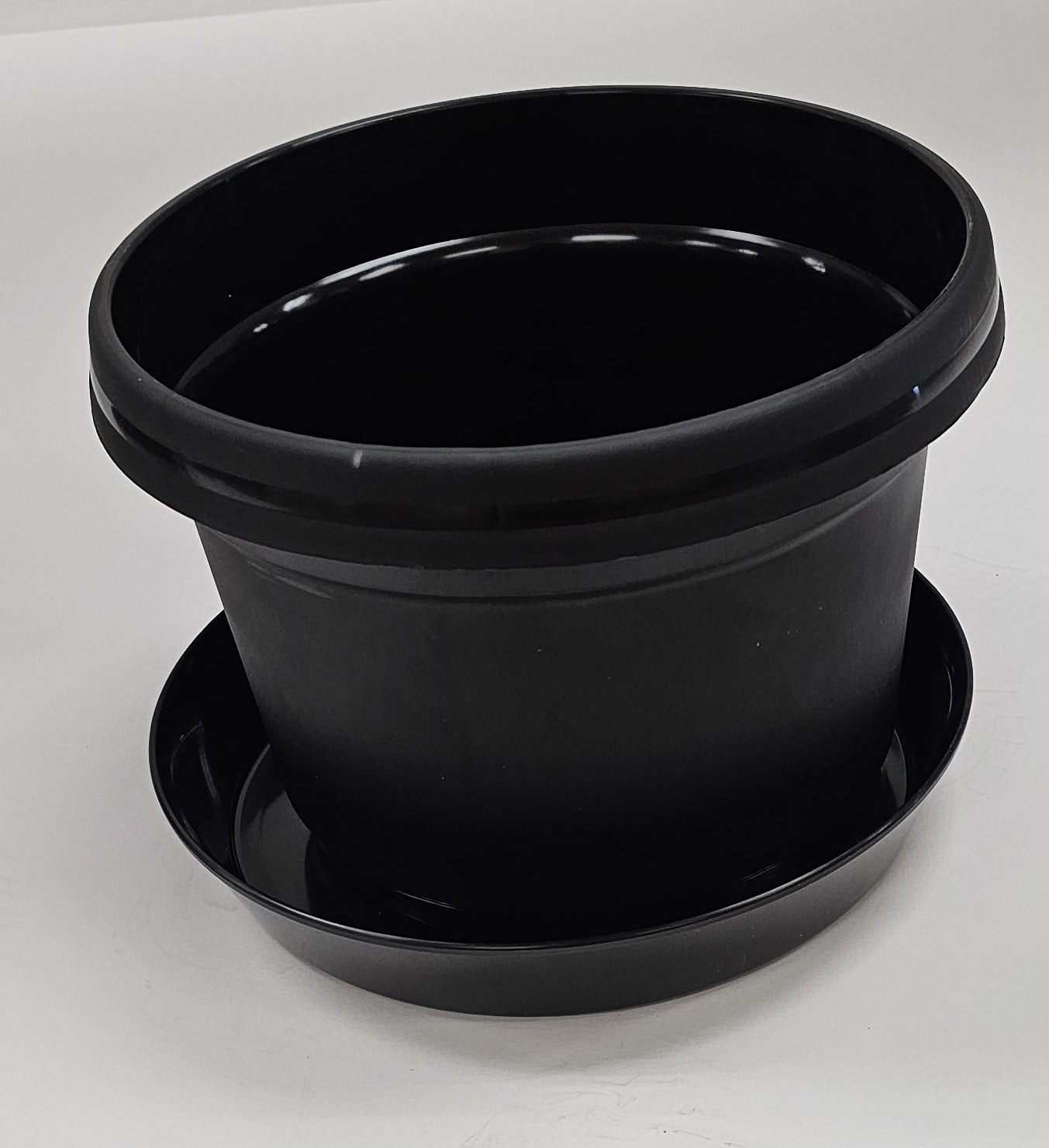 Austin Planter 7 Inch Flower Pot with Saucer Black Colored Polypropylene (5 Pack) Made in USA