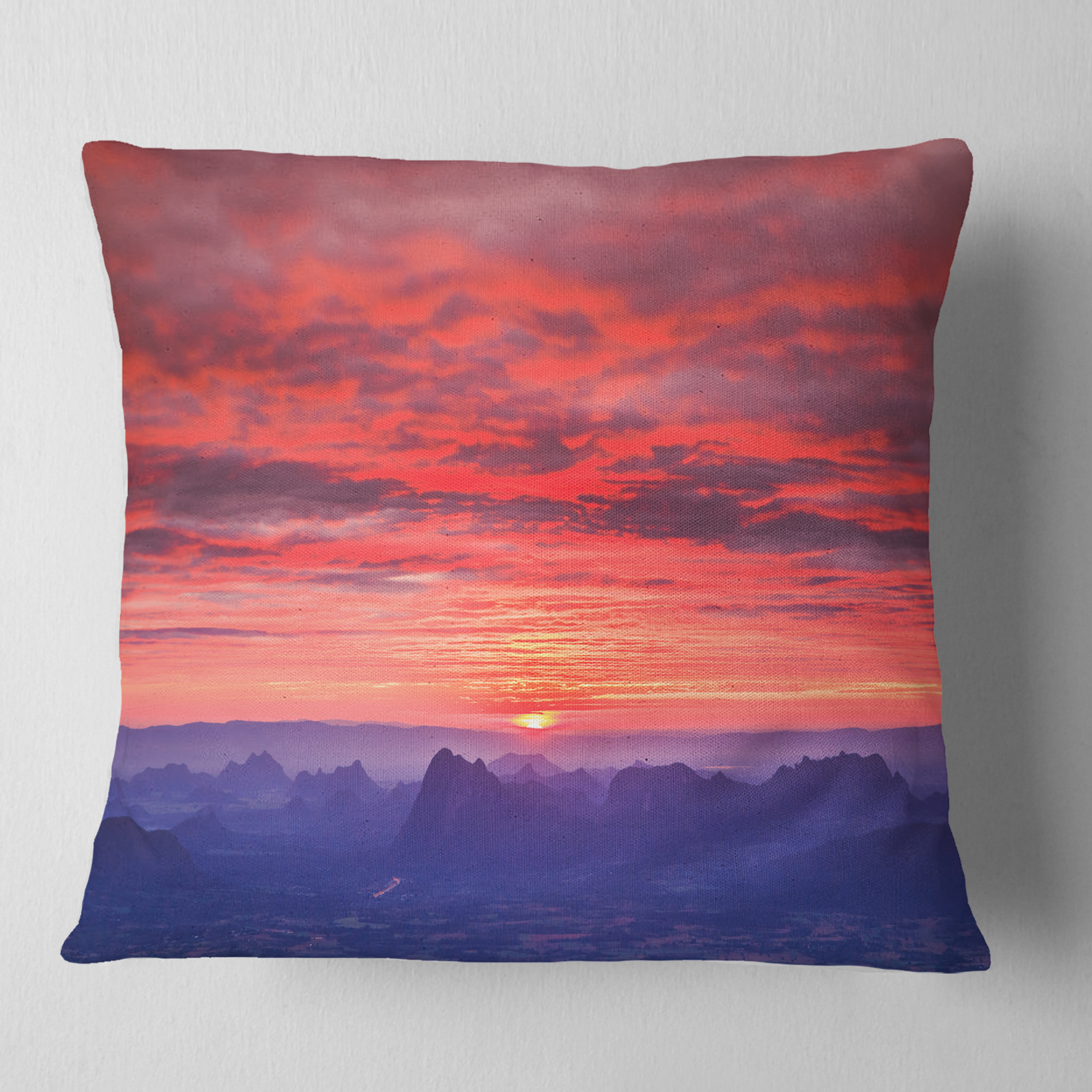 Designart First Light Morning Sunrise - Skyline Photography Throw Pillow - 18x18
